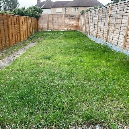 Апартаменты Cosy Private Flat In London, Free Parking On Premise Carshalton Экстерьер фото