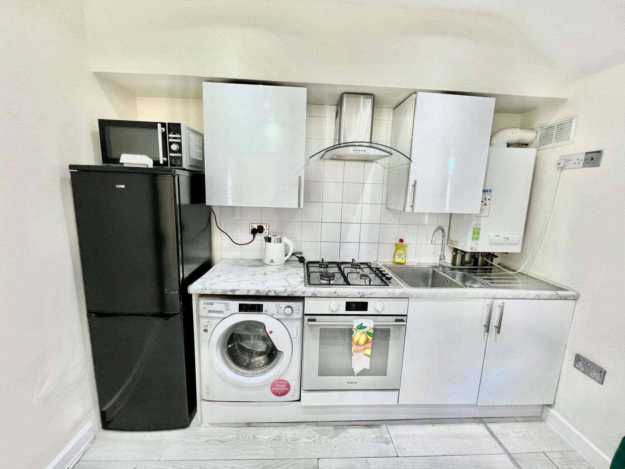 Апартаменты Cosy Private Flat In London, Free Parking On Premise Carshalton Экстерьер фото