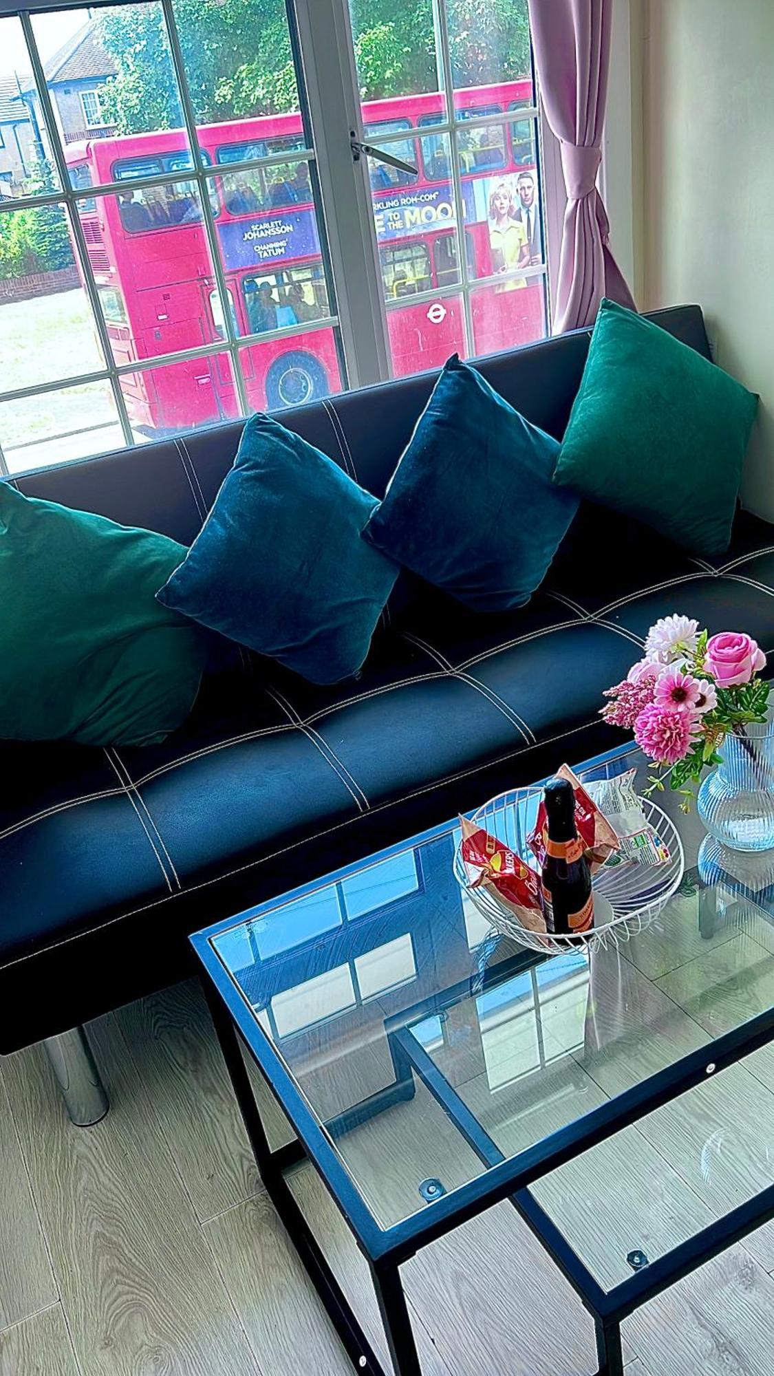 Апартаменты Cosy Private Flat In London, Free Parking On Premise Carshalton Экстерьер фото