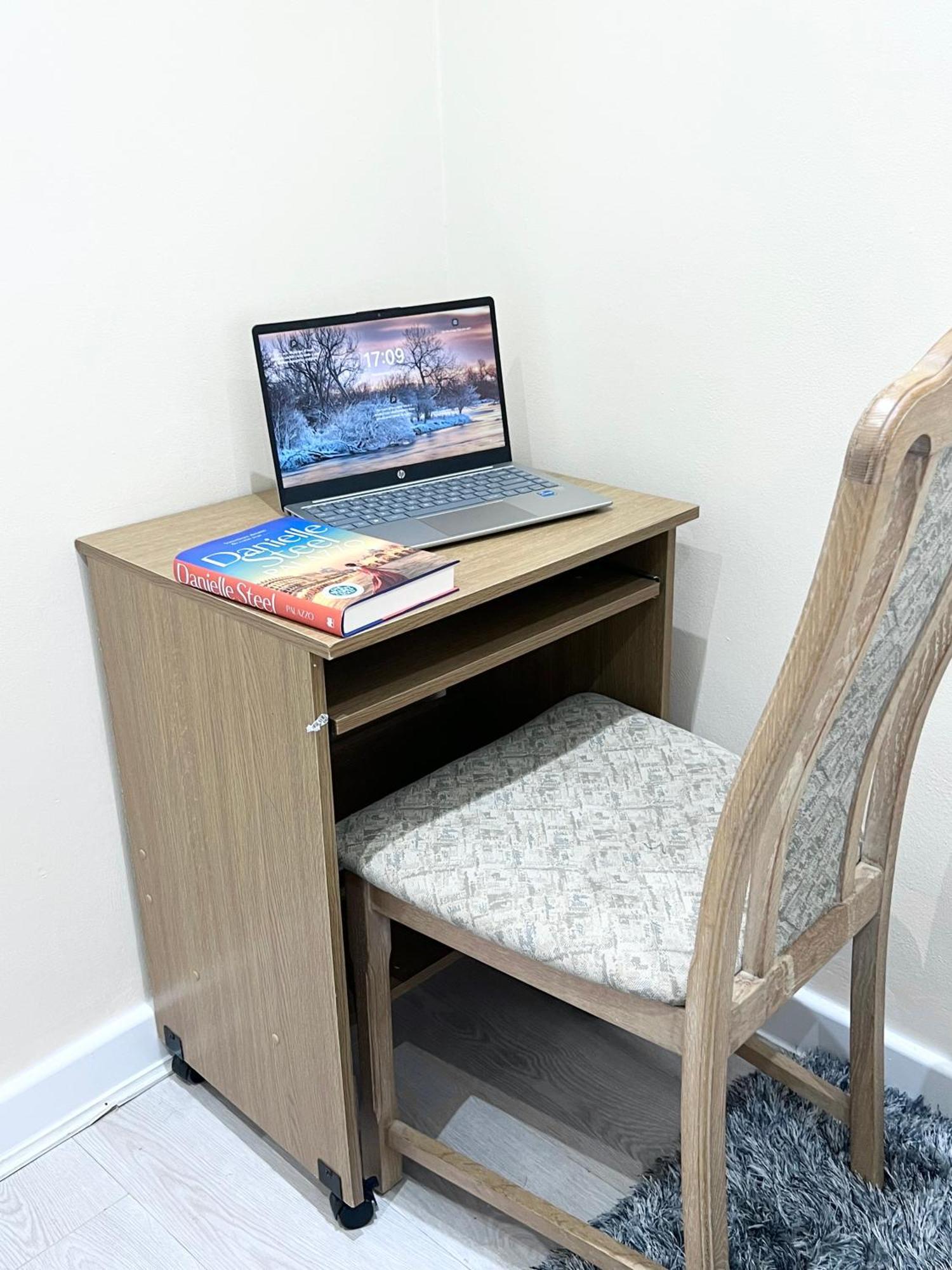Апартаменты Cosy Private Flat In London, Free Parking On Premise Carshalton Экстерьер фото