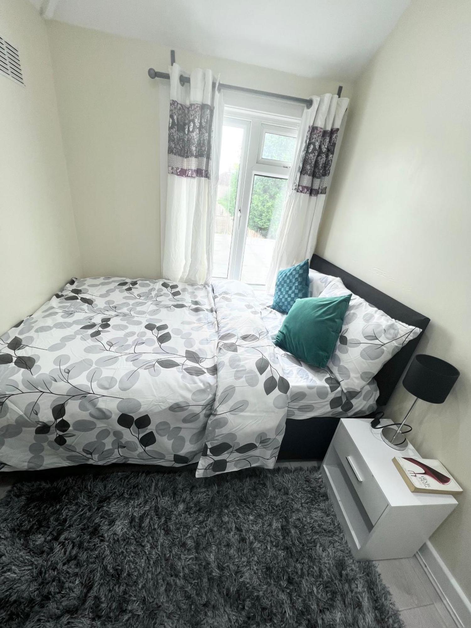Апартаменты Cosy Private Flat In London, Free Parking On Premise Carshalton Экстерьер фото