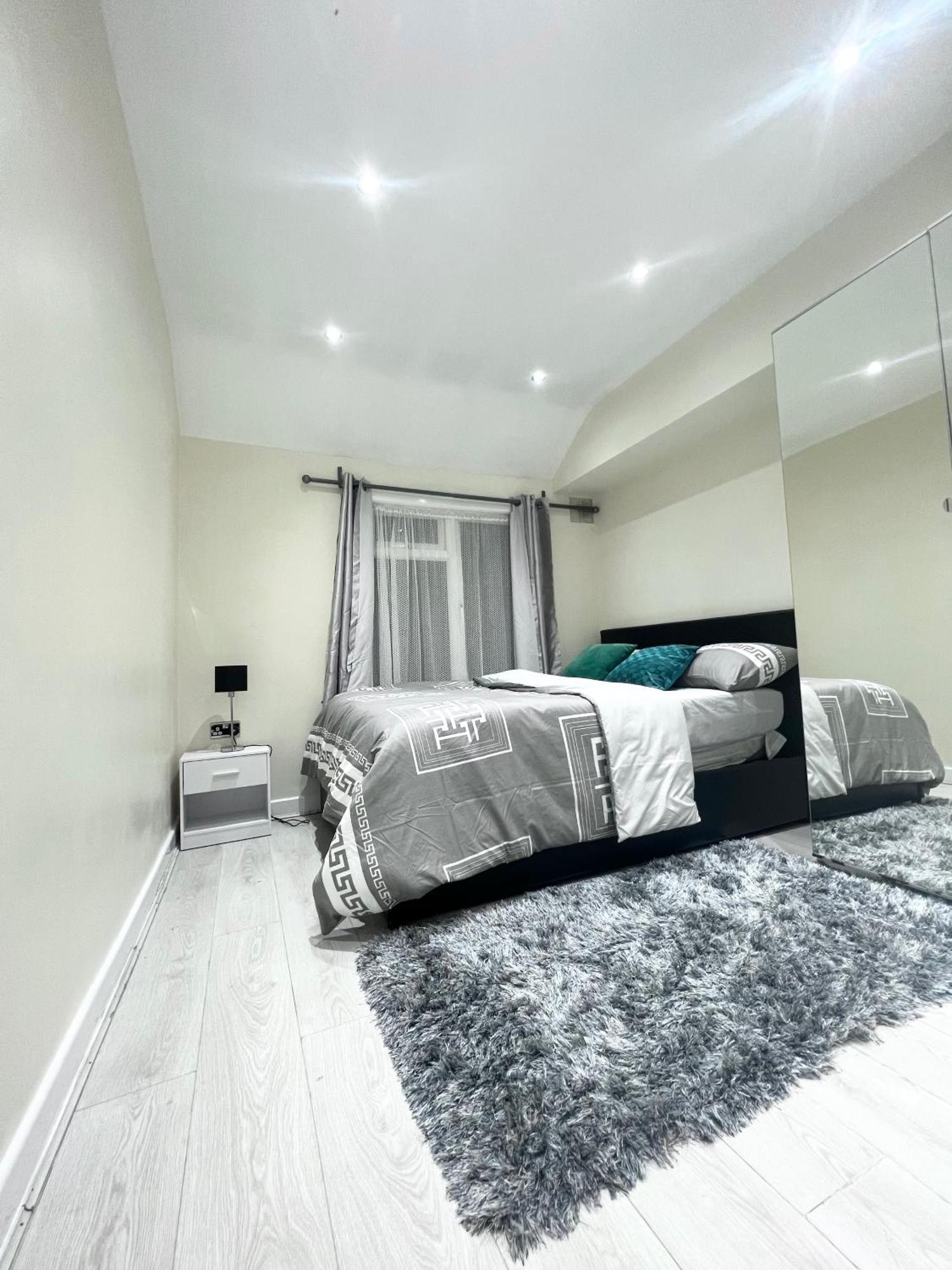 Апартаменты Cosy Private Flat In London, Free Parking On Premise Carshalton Экстерьер фото